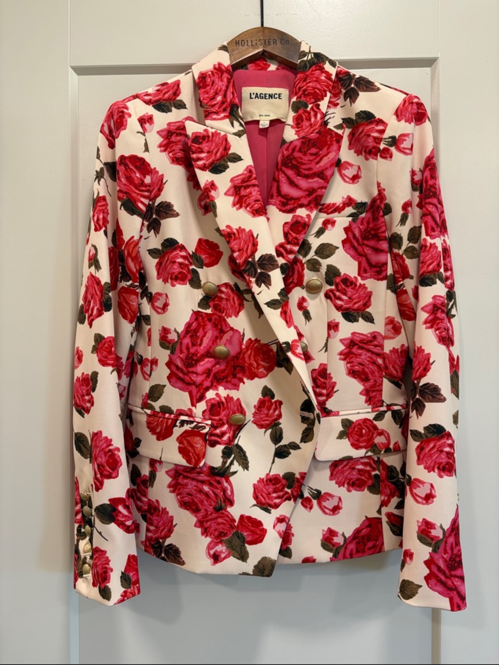 L'AGENCE Cream Blazer with Pink & Red Rose Print—GORGEOUS!! Beautiful Fabric-6 - Picture 4 of 9